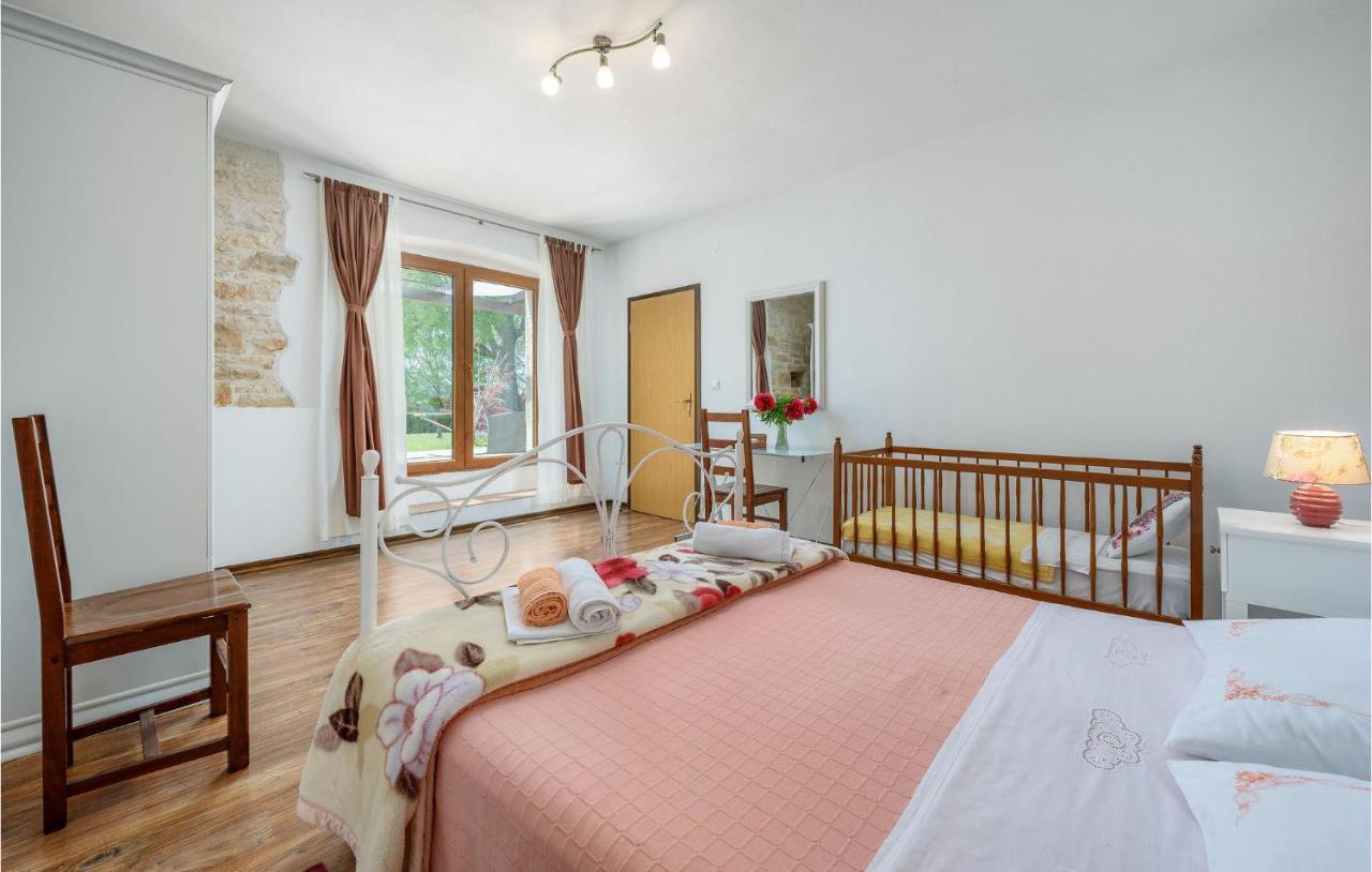 Cozy Home In Pamici With Kitchen Экстерьер фото