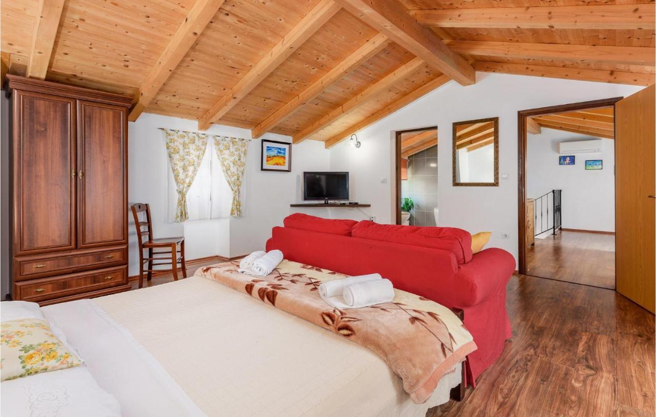 Cozy Home In Pamici With Kitchen Экстерьер фото