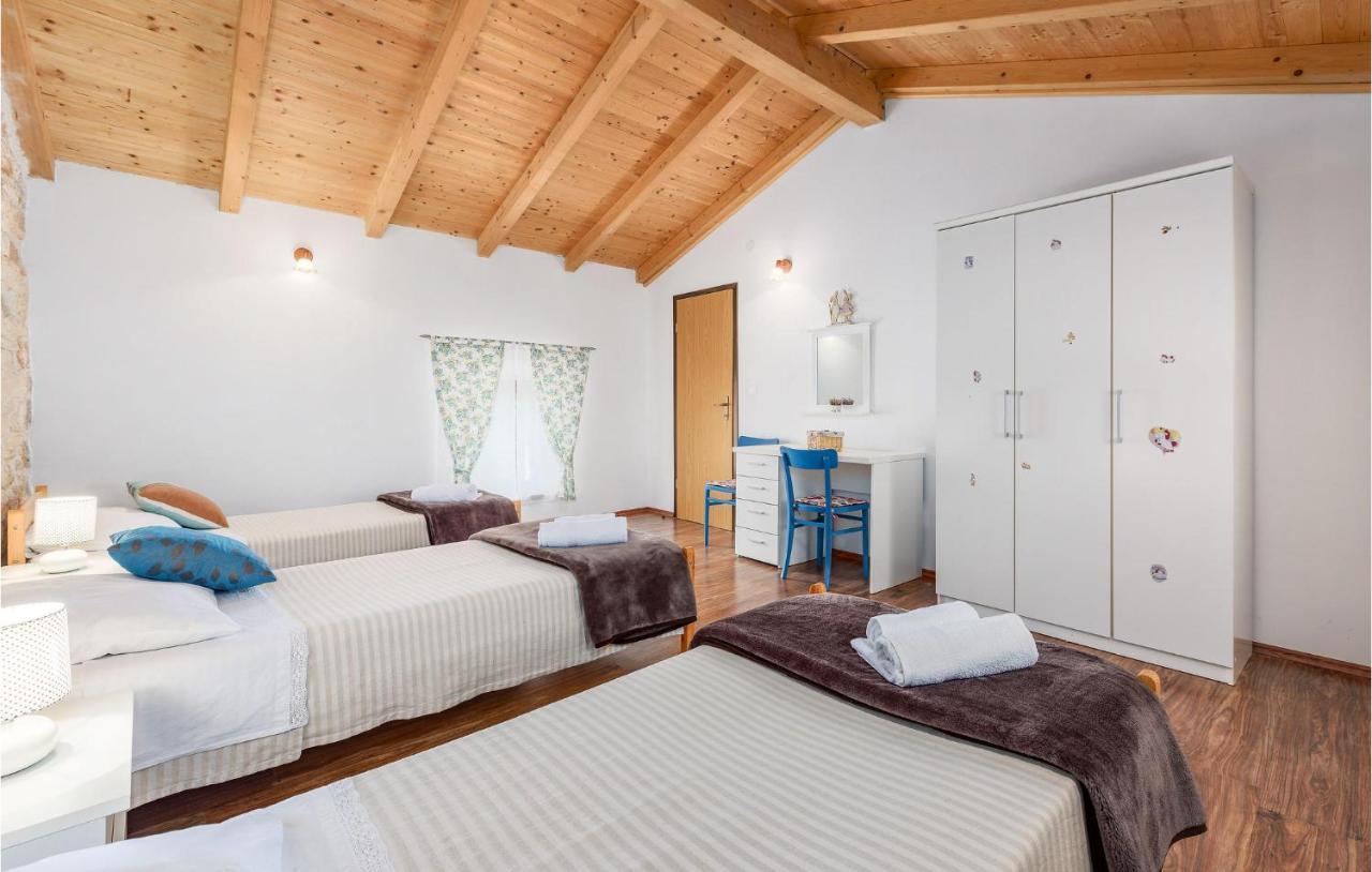 Cozy Home In Pamici With Kitchen Экстерьер фото
