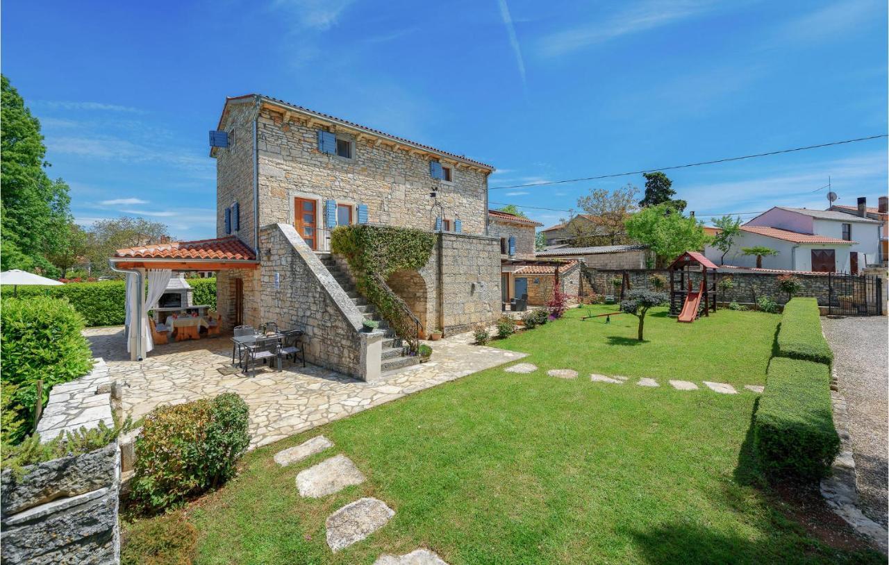 Cozy Home In Pamici With Kitchen Экстерьер фото