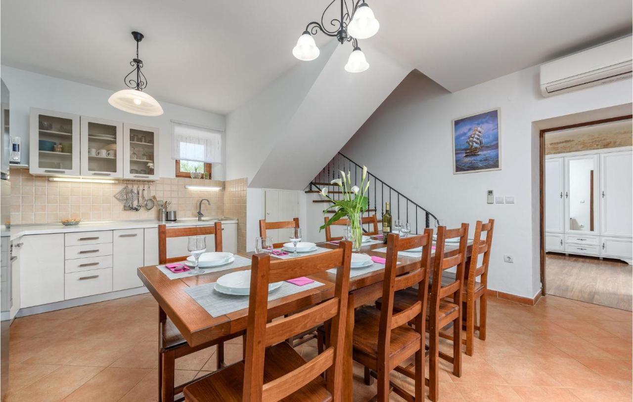 Cozy Home In Pamici With Kitchen Экстерьер фото