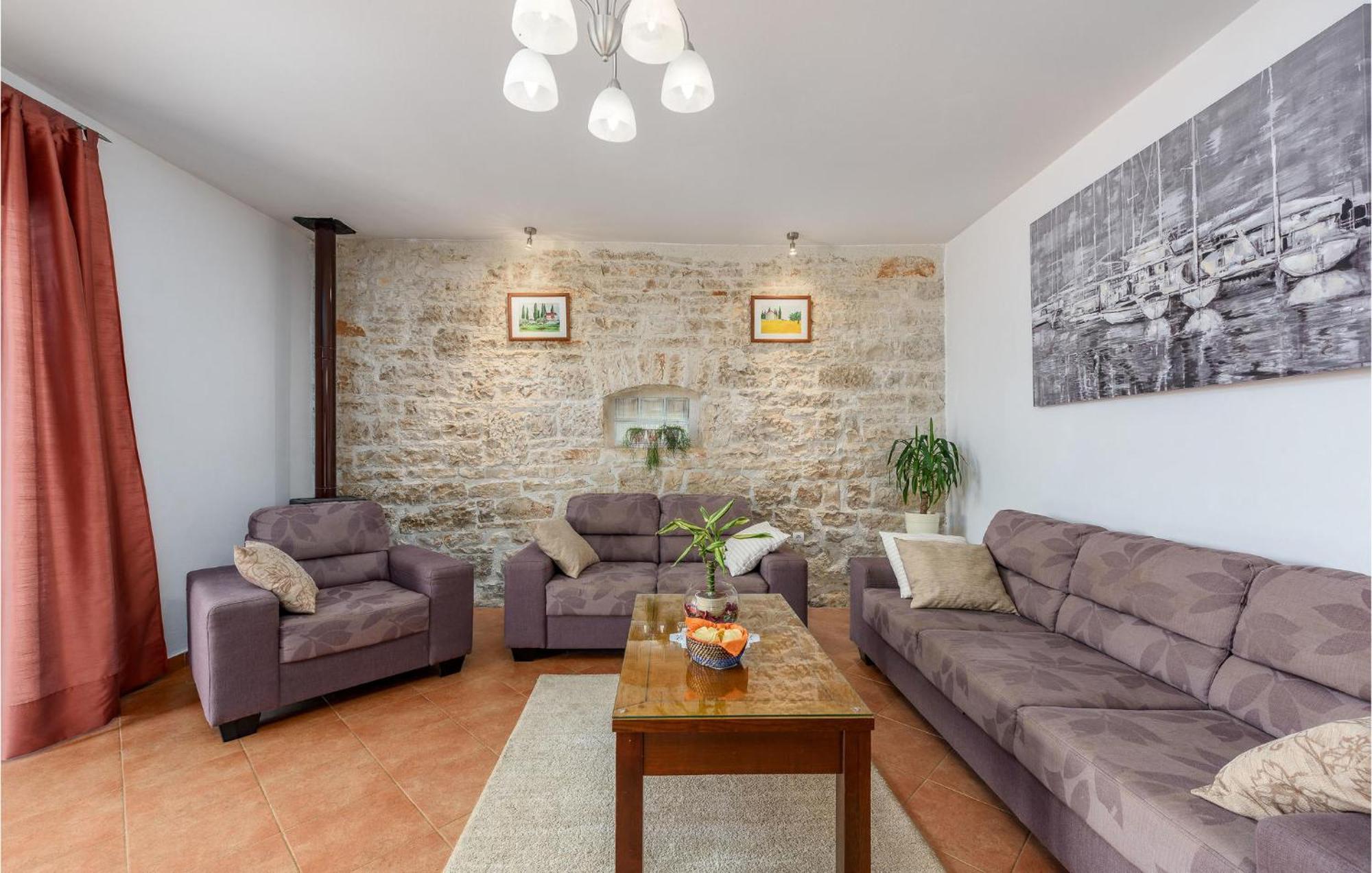Cozy Home In Pamici With Kitchen Экстерьер фото